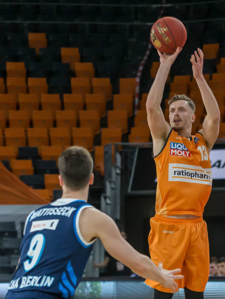 而西蒙斯目 而西蒙斯目